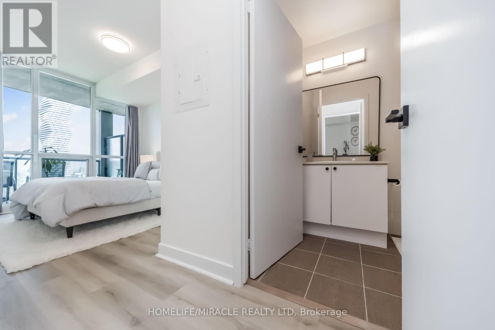 #2412 3985 GRAND PARK DRIVE SE - 22