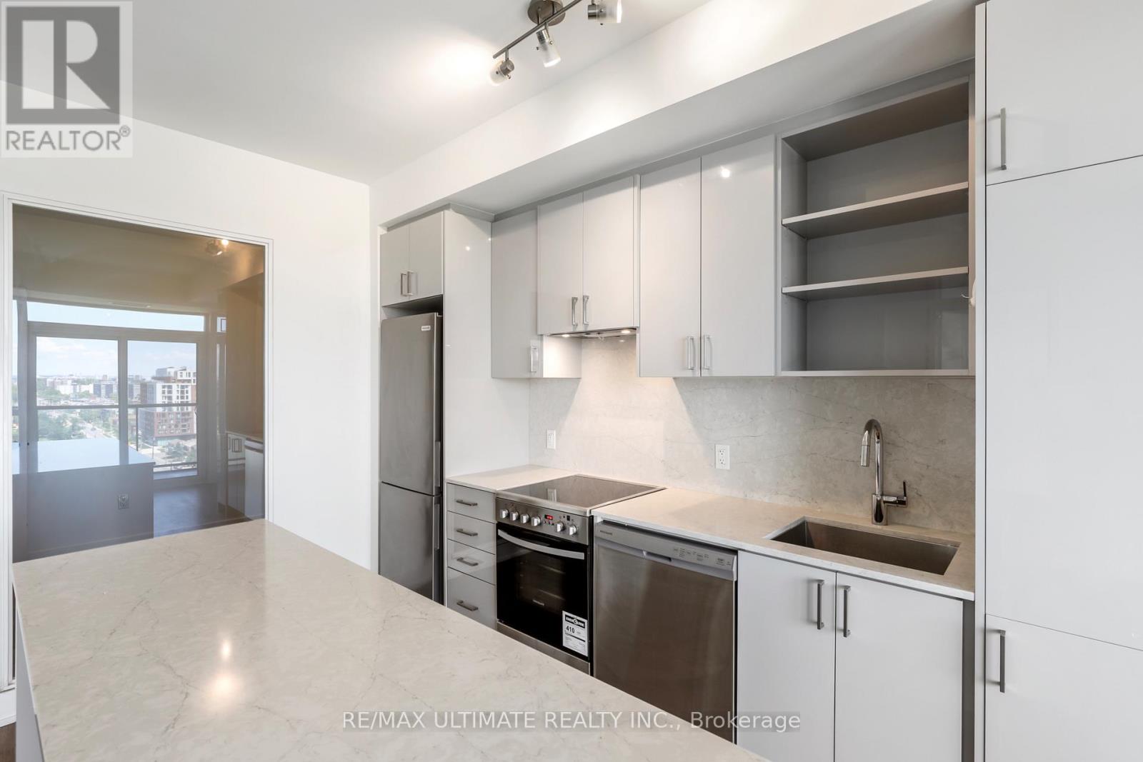 #906 50 GEORGE BUTCHART DRIVE - 8