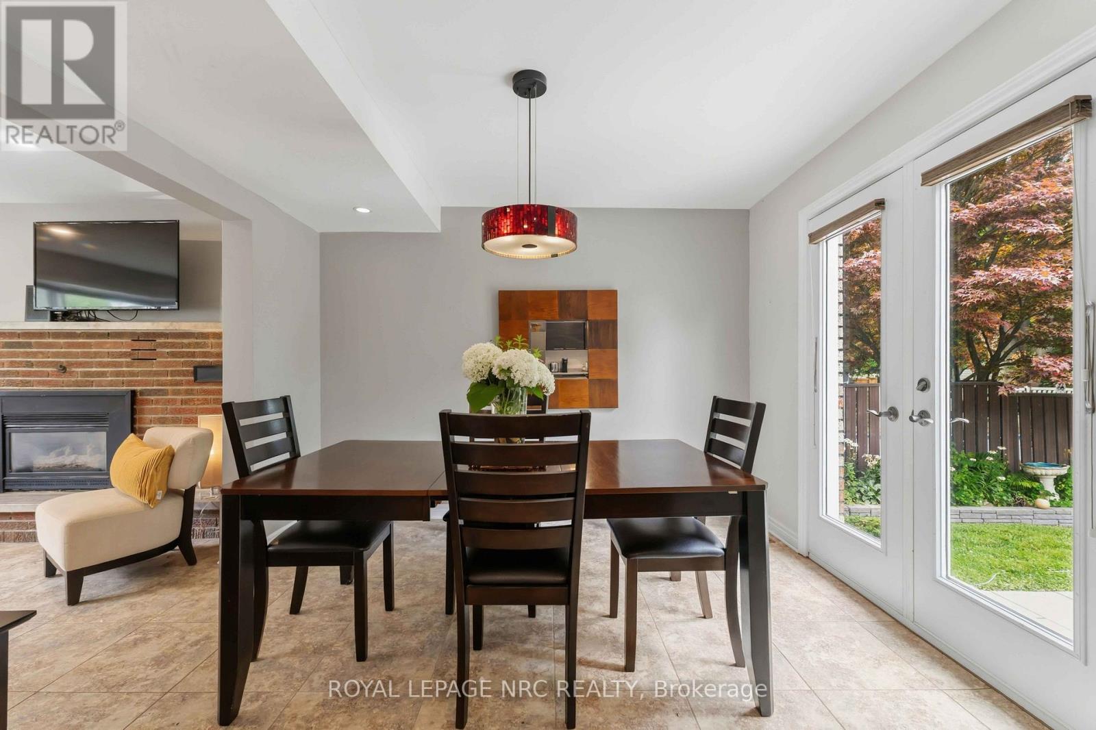 25 ST GEORGE COURT - 18