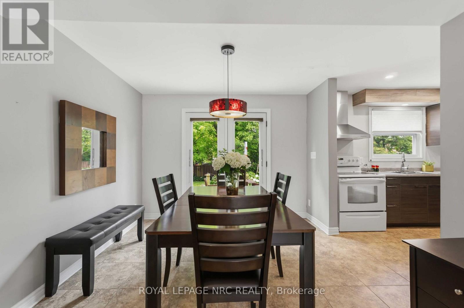 25 ST GEORGE COURT - 16