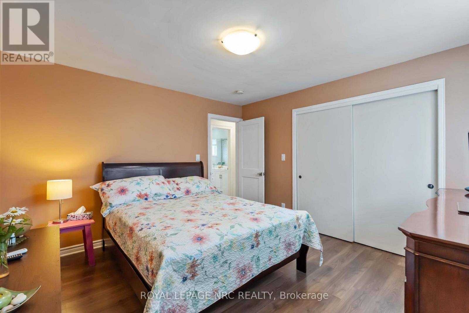 25 ST GEORGE COURT - 29