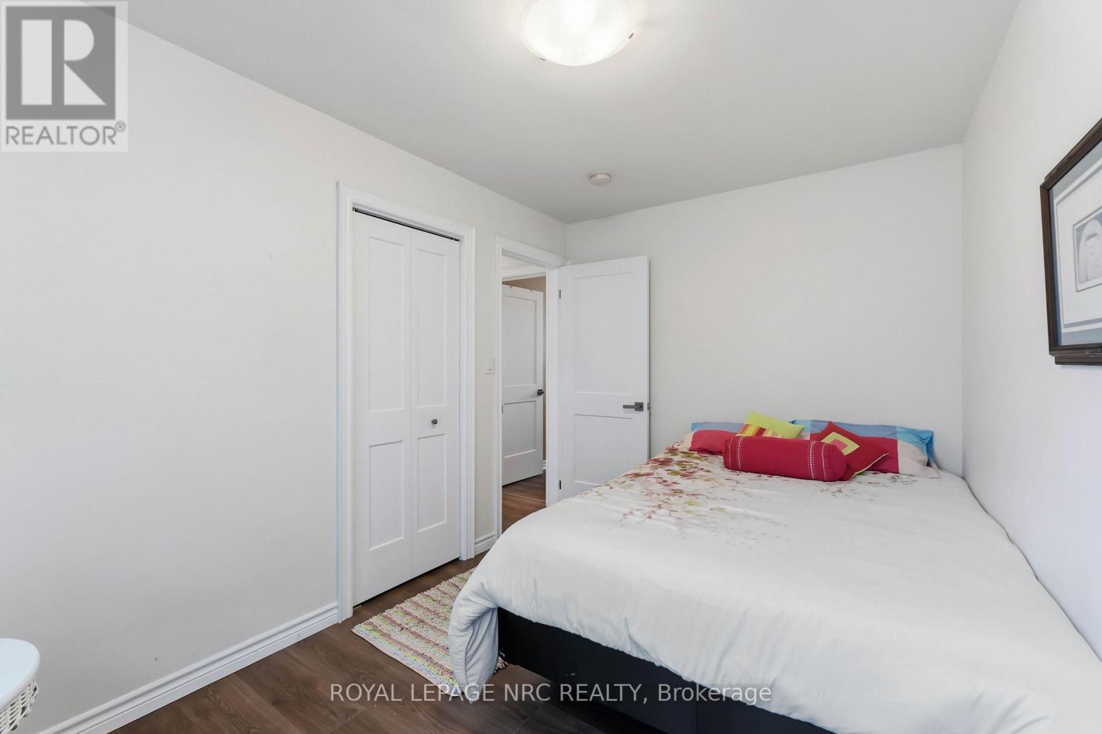25 ST GEORGE COURT - 32