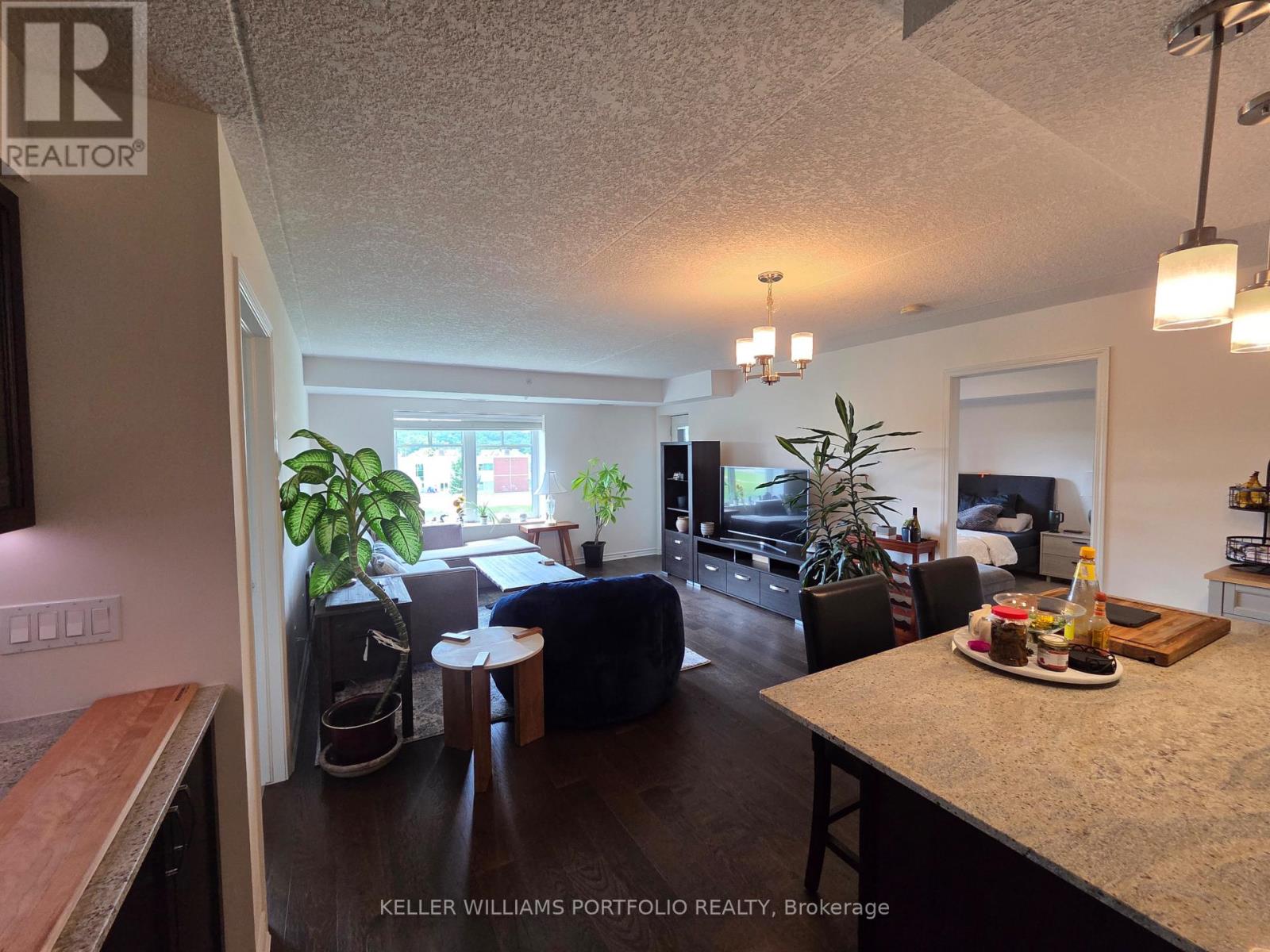 604 - 776 LAURELWOOD DRIVE — photo 2