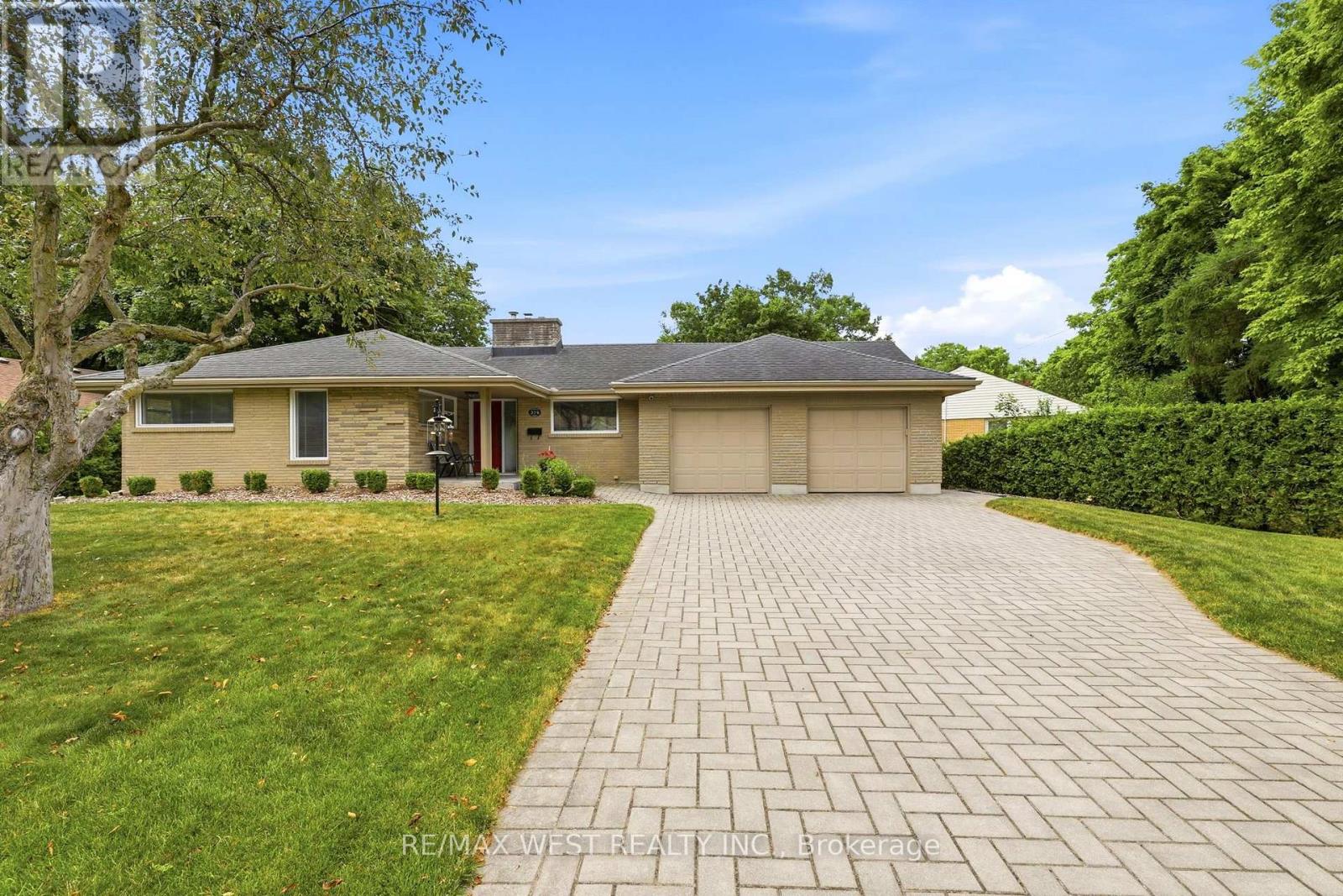 274 TAMBLYN DRIVE - 1