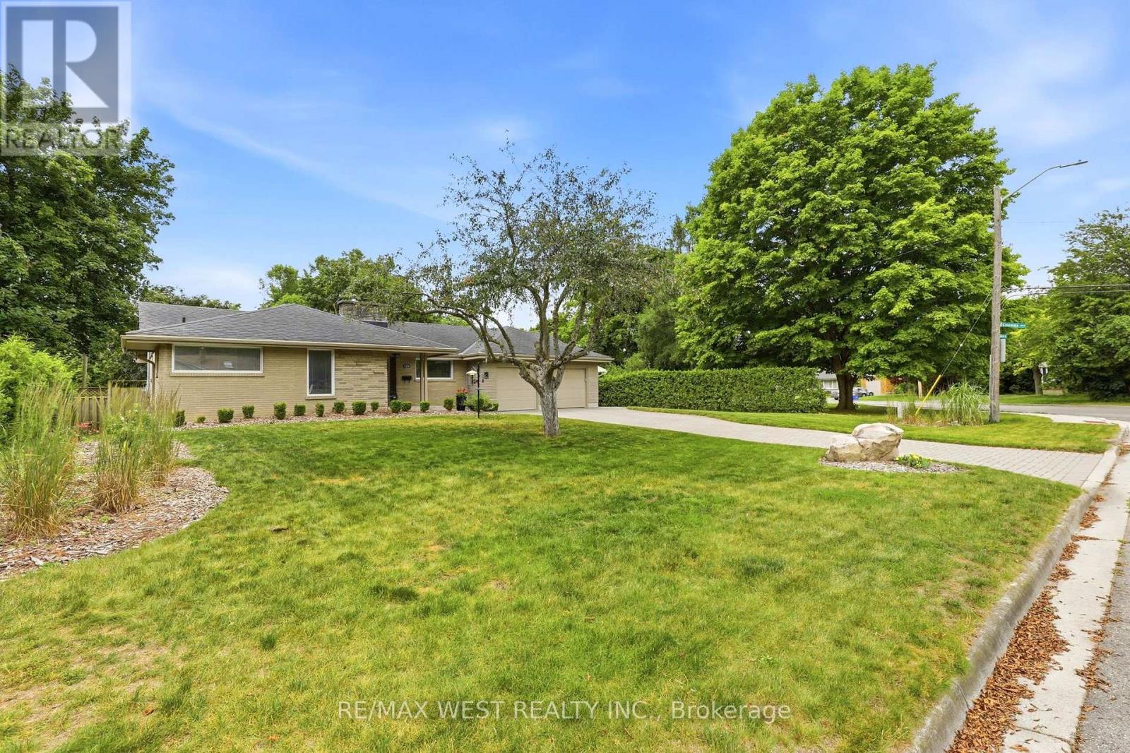 274 TAMBLYN DRIVE - 2