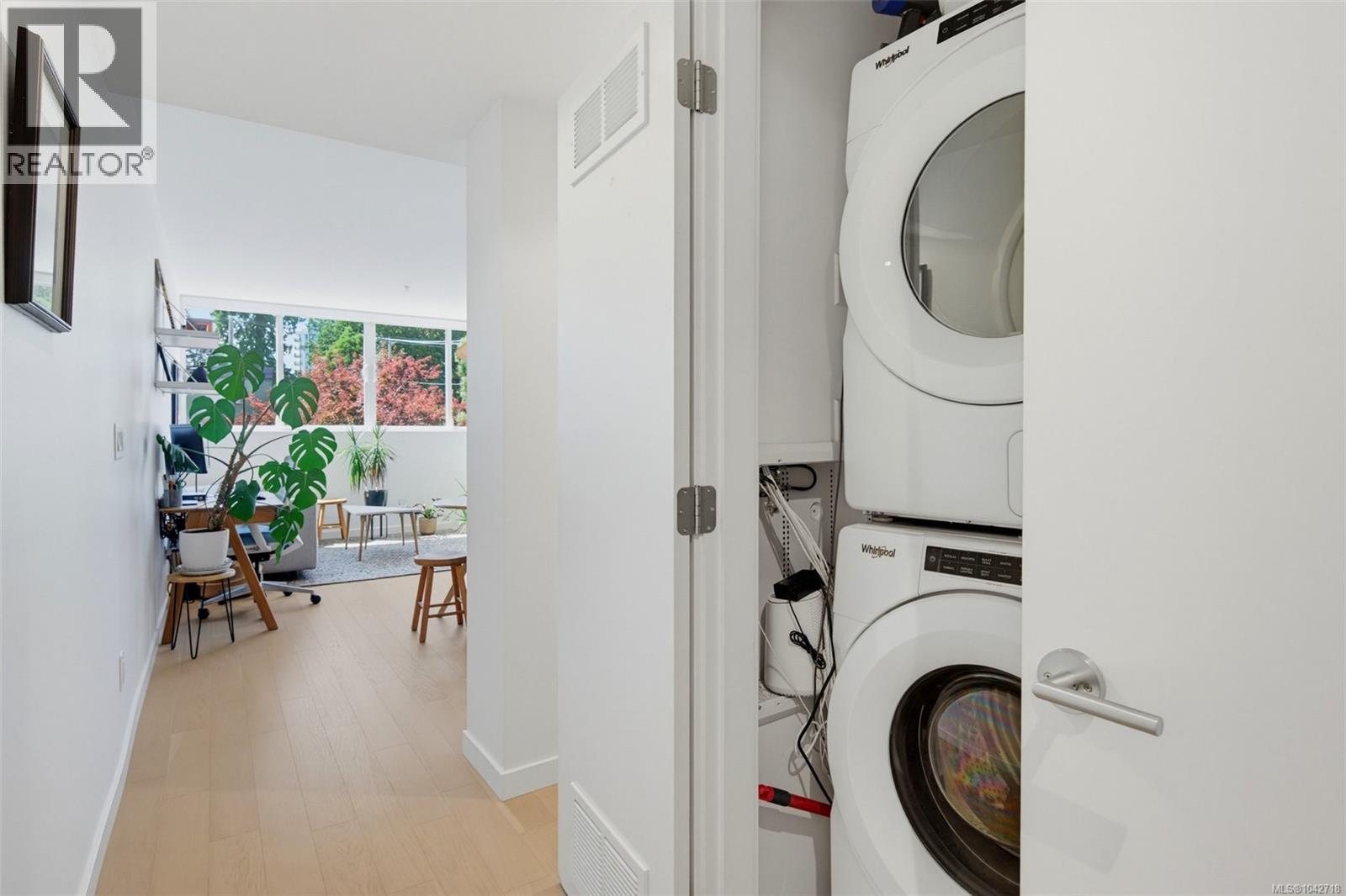 #205 430 Parry St - 24