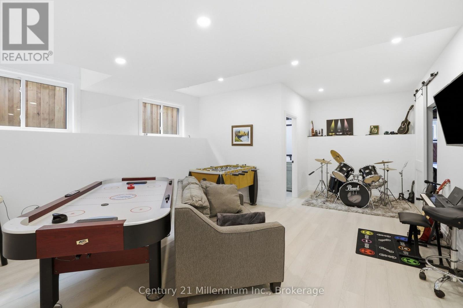 113 SMALLMAN DRIVE - 38