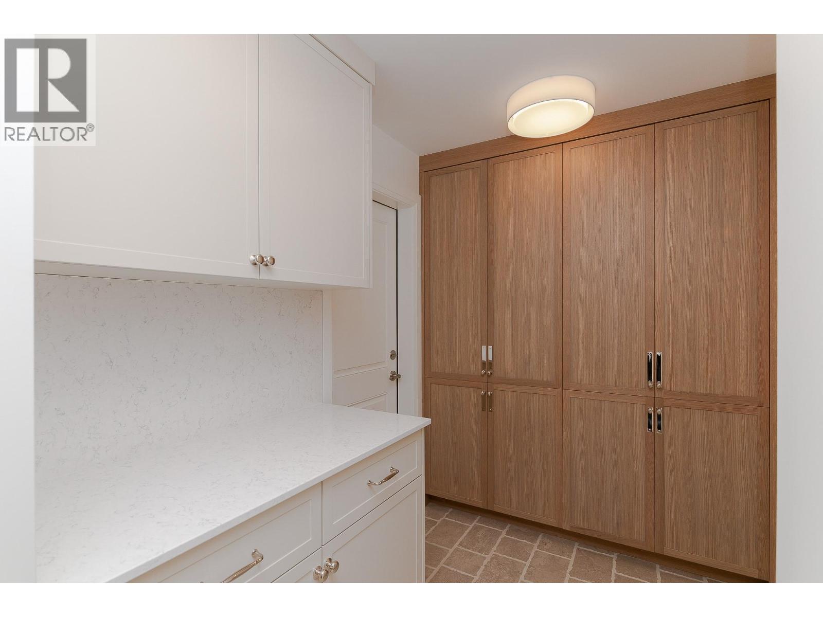 1502 Laidlaw Street - 8