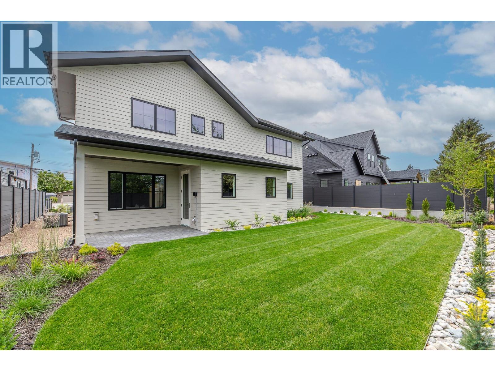 1502 Laidlaw Street - 40