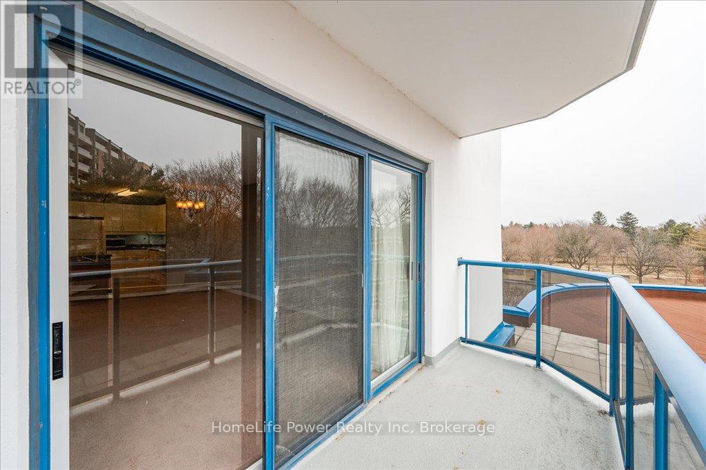#307 685 WOOLWICH STREET - 24