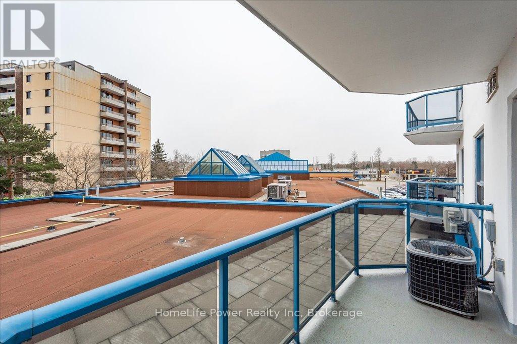 #307 685 WOOLWICH STREET - 22