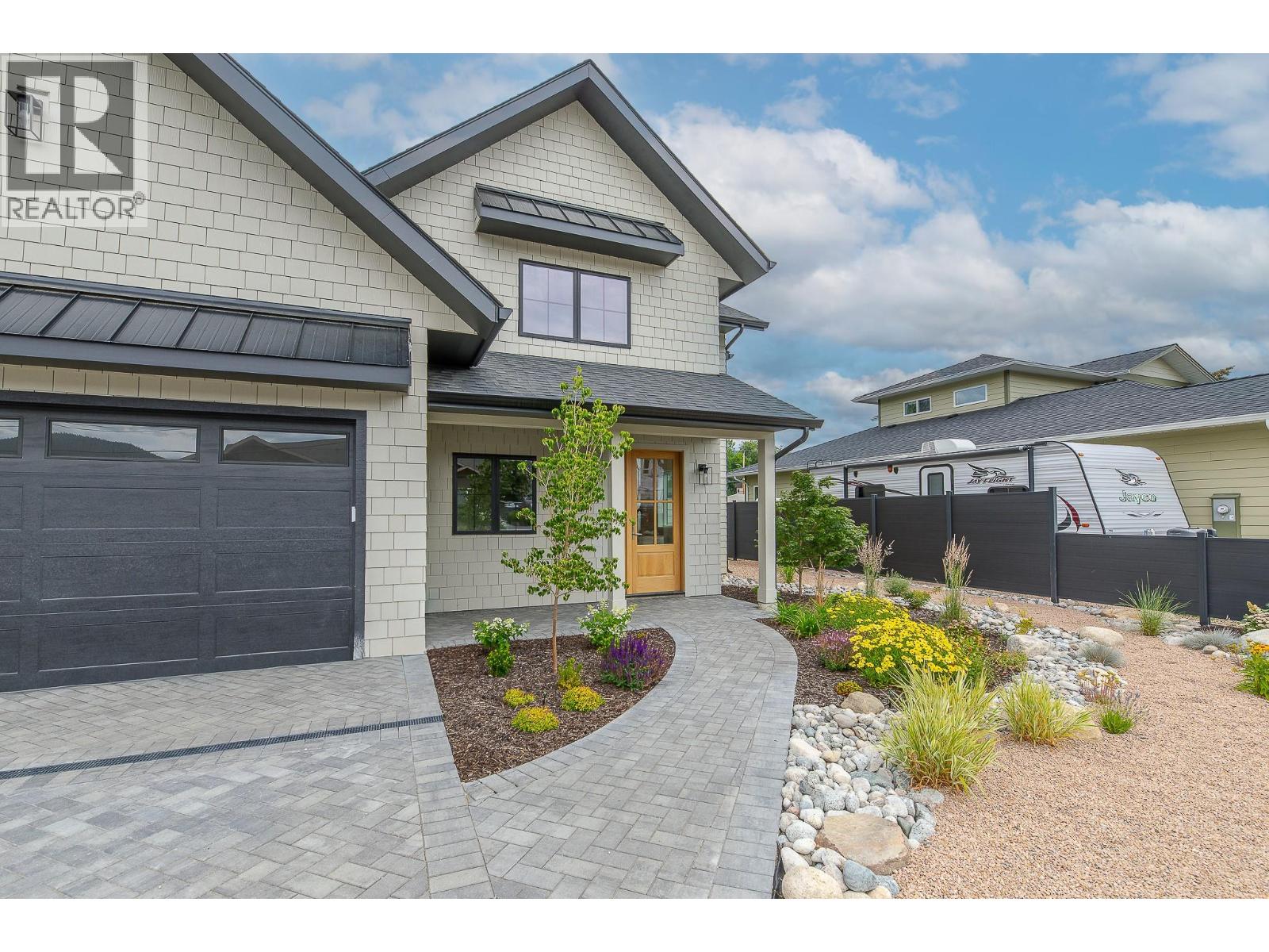 1502 Laidlaw Street - 48