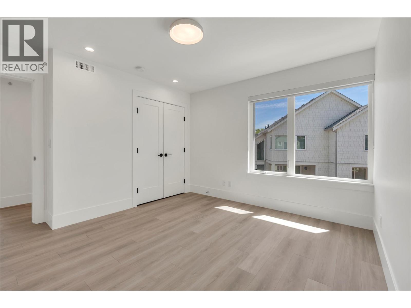 3120 Landry Crescent - 16
