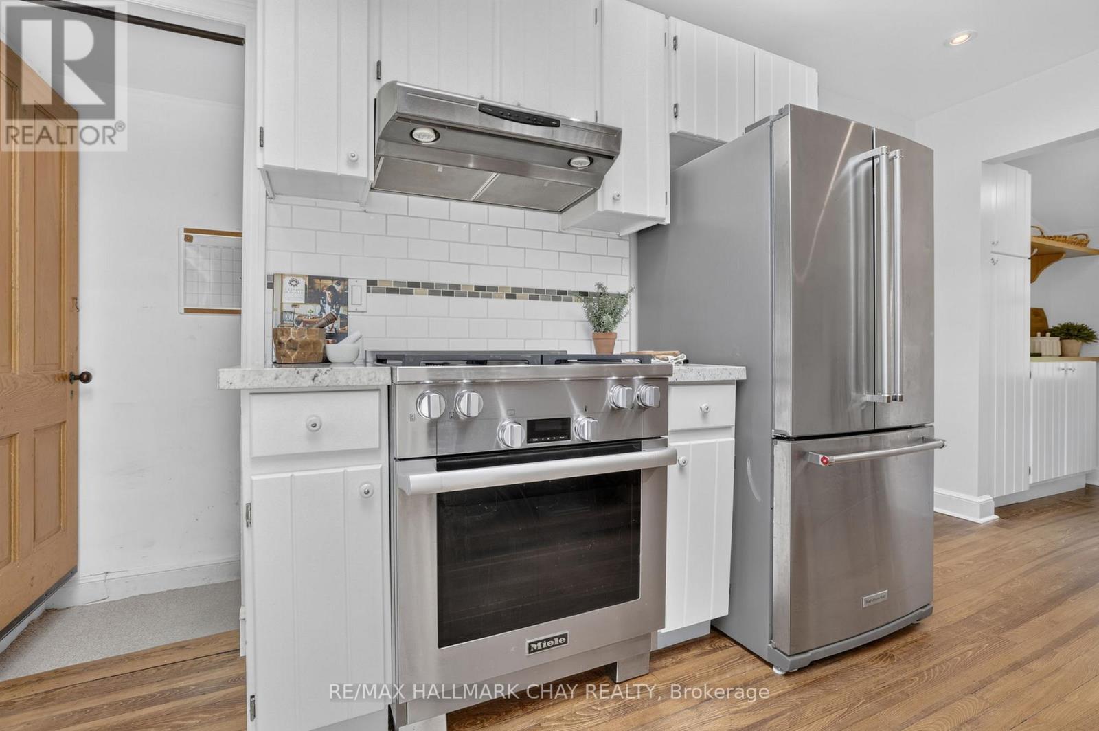 613 QUEEN STREET - Image 14