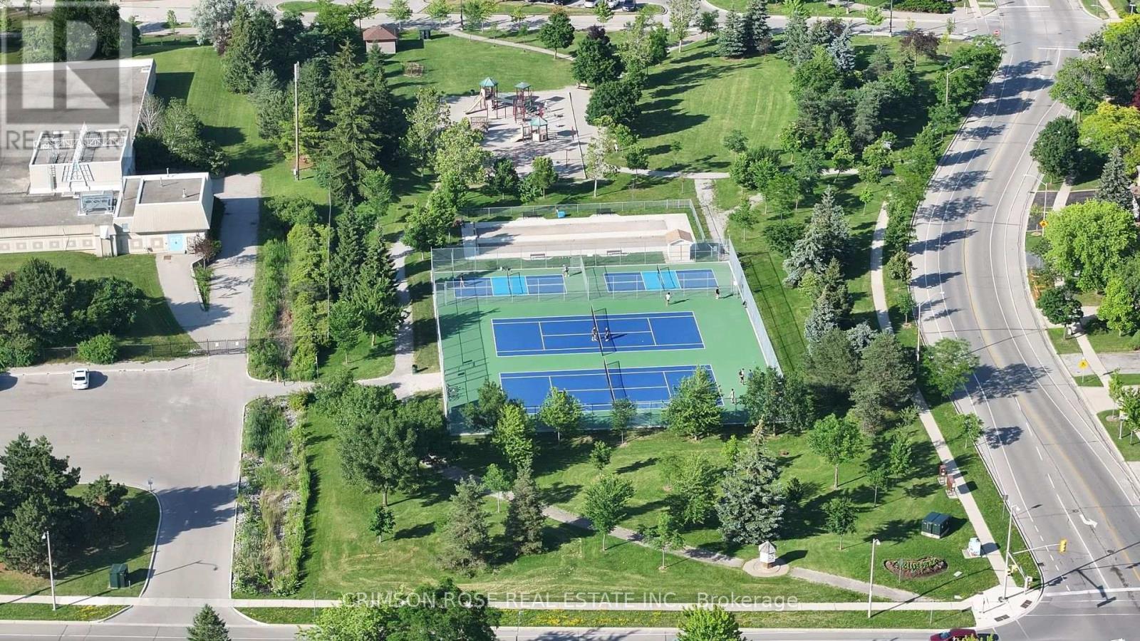 489 RAVINEVIEW WAY - 50
