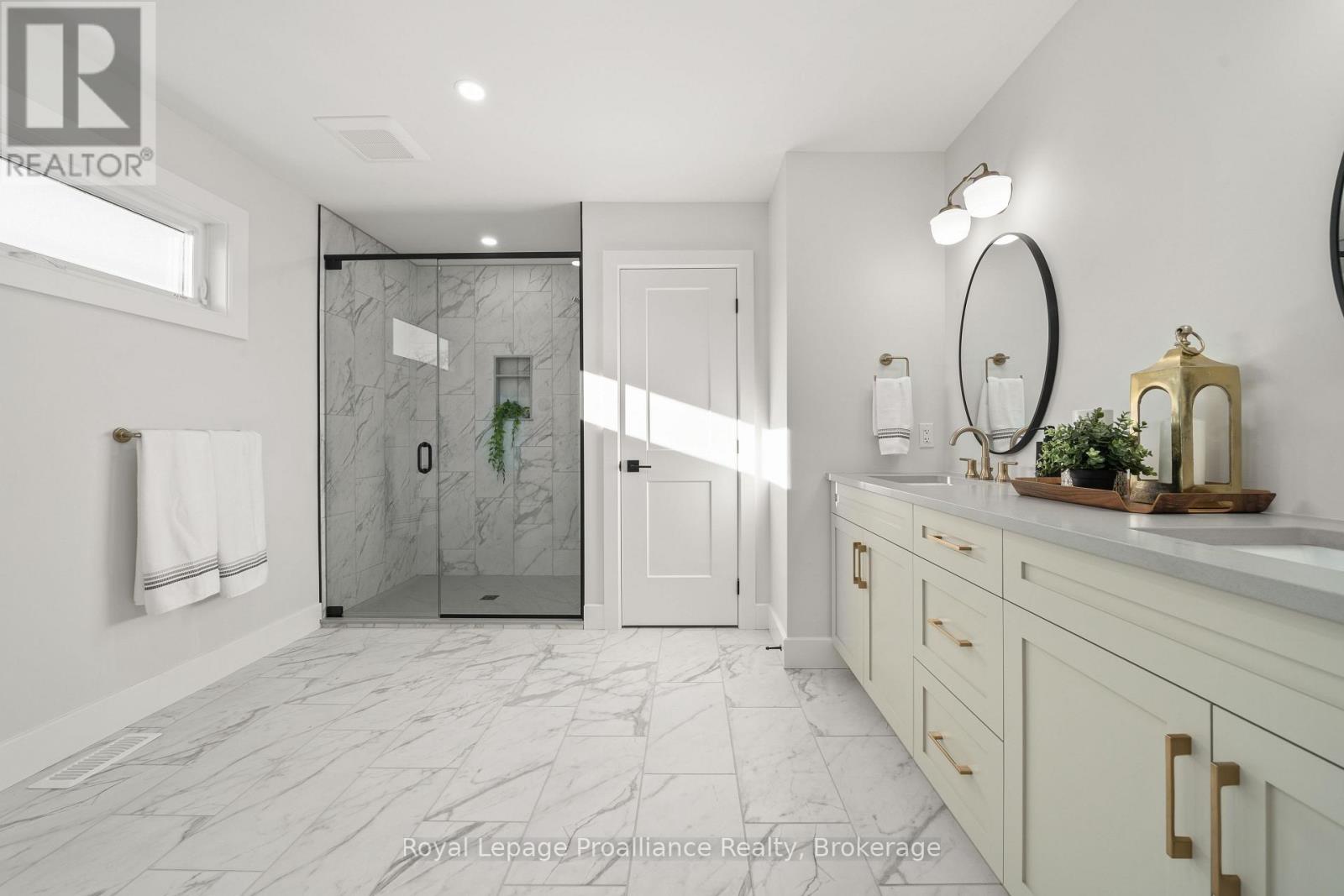 44 FRASER DRIVE - 23