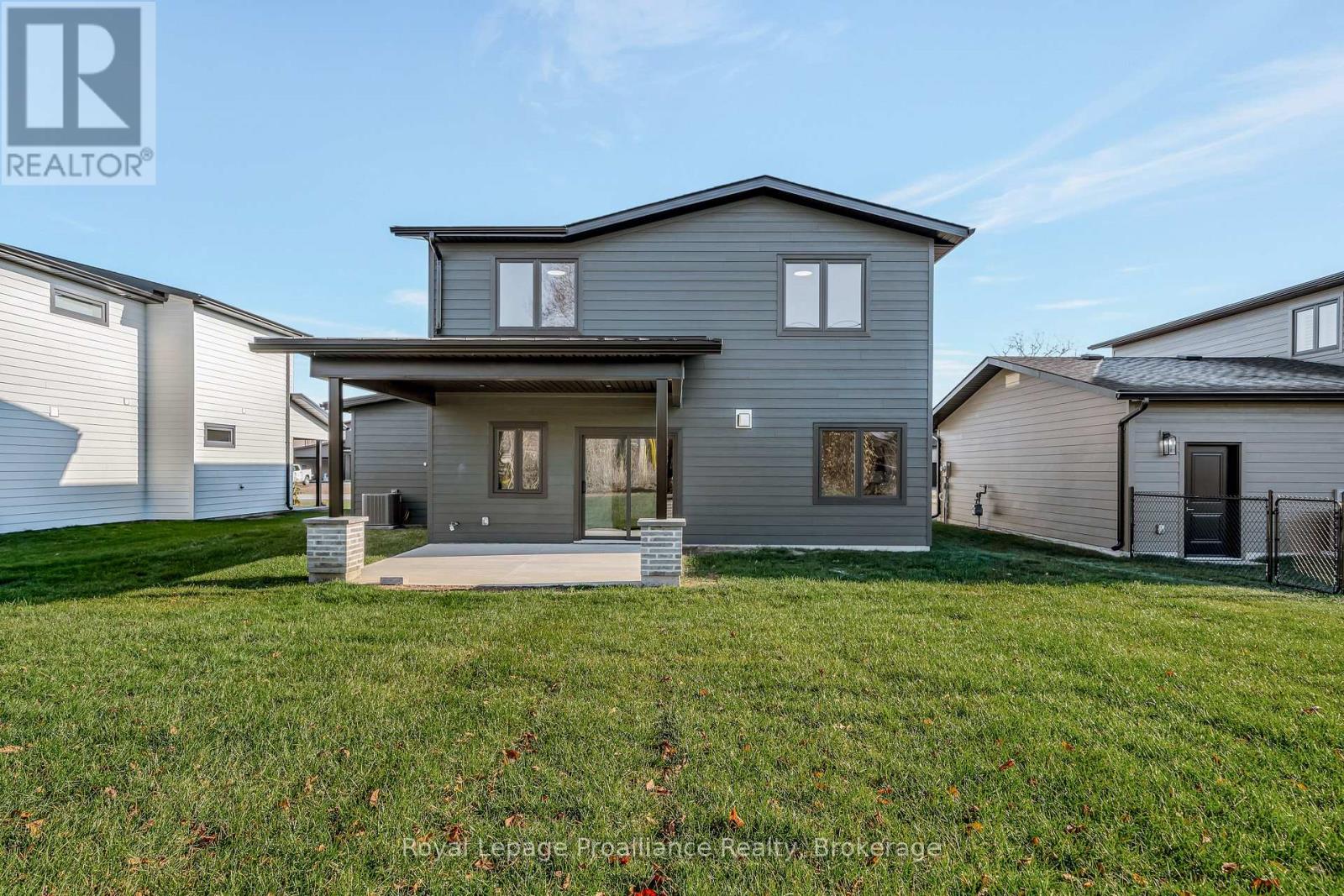44 FRASER DRIVE - 39