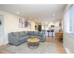 202 1381 Martin Street, White Rock, BC V4B3W6 Photo 9