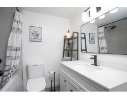 202 1381 Martin Street, White Rock, BC V4B3W6 Photo 15