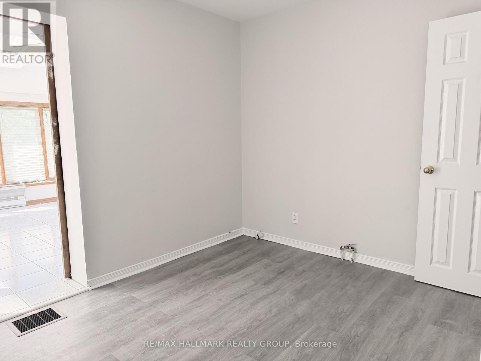 1262 BROOKLINE AVENUE, Ottawa. Luxury613. By Peter Sagos - Image 12