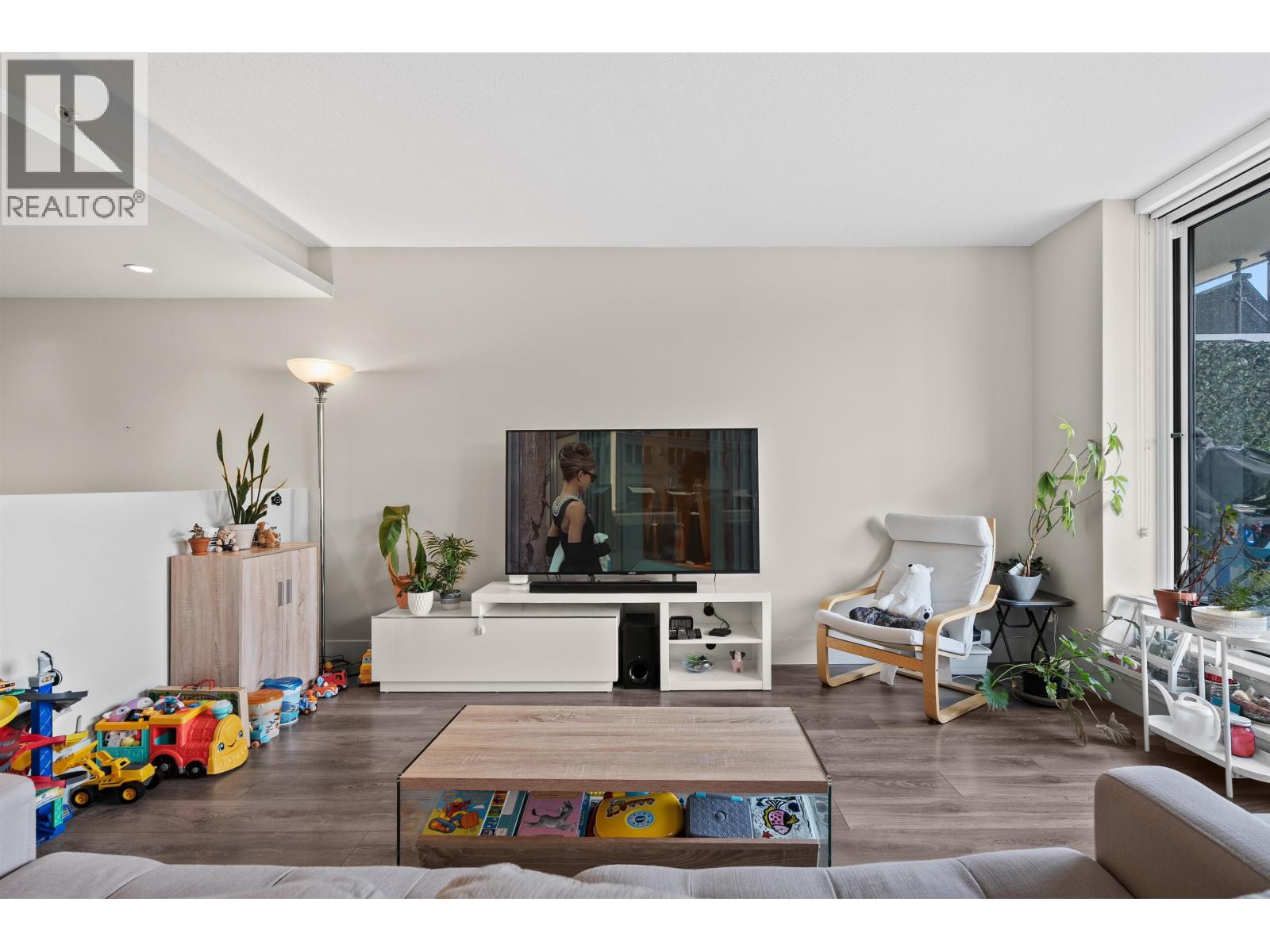 608 680 SEYLYNN CRESCENT, North Vancouver