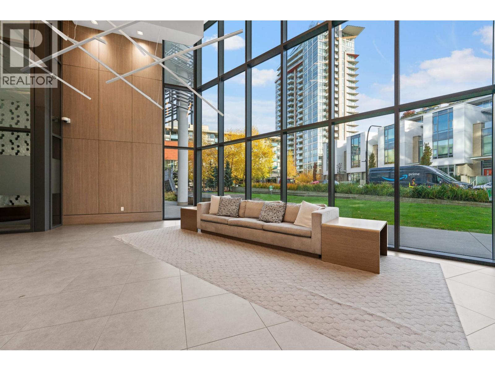 608 680 SEYLYNN CRESCENT, North Vancouver