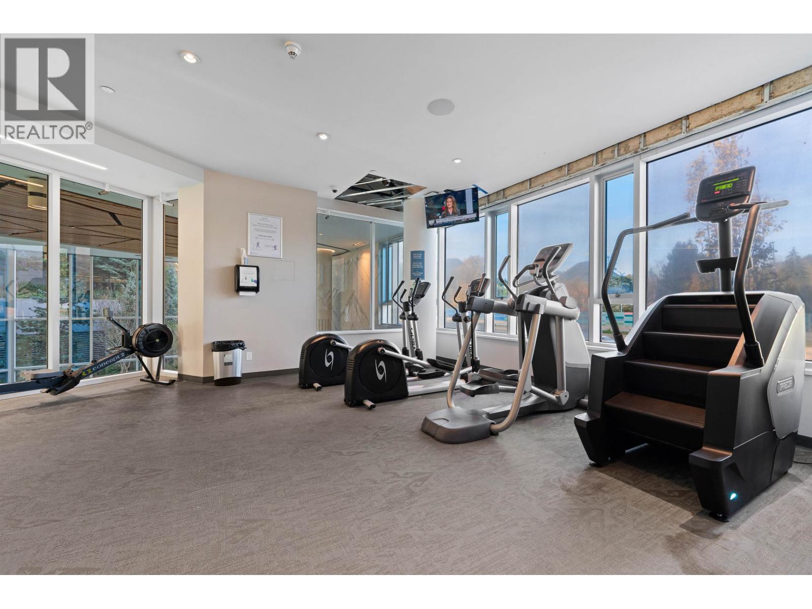 608 680 SEYLYNN CRESCENT, North Vancouver