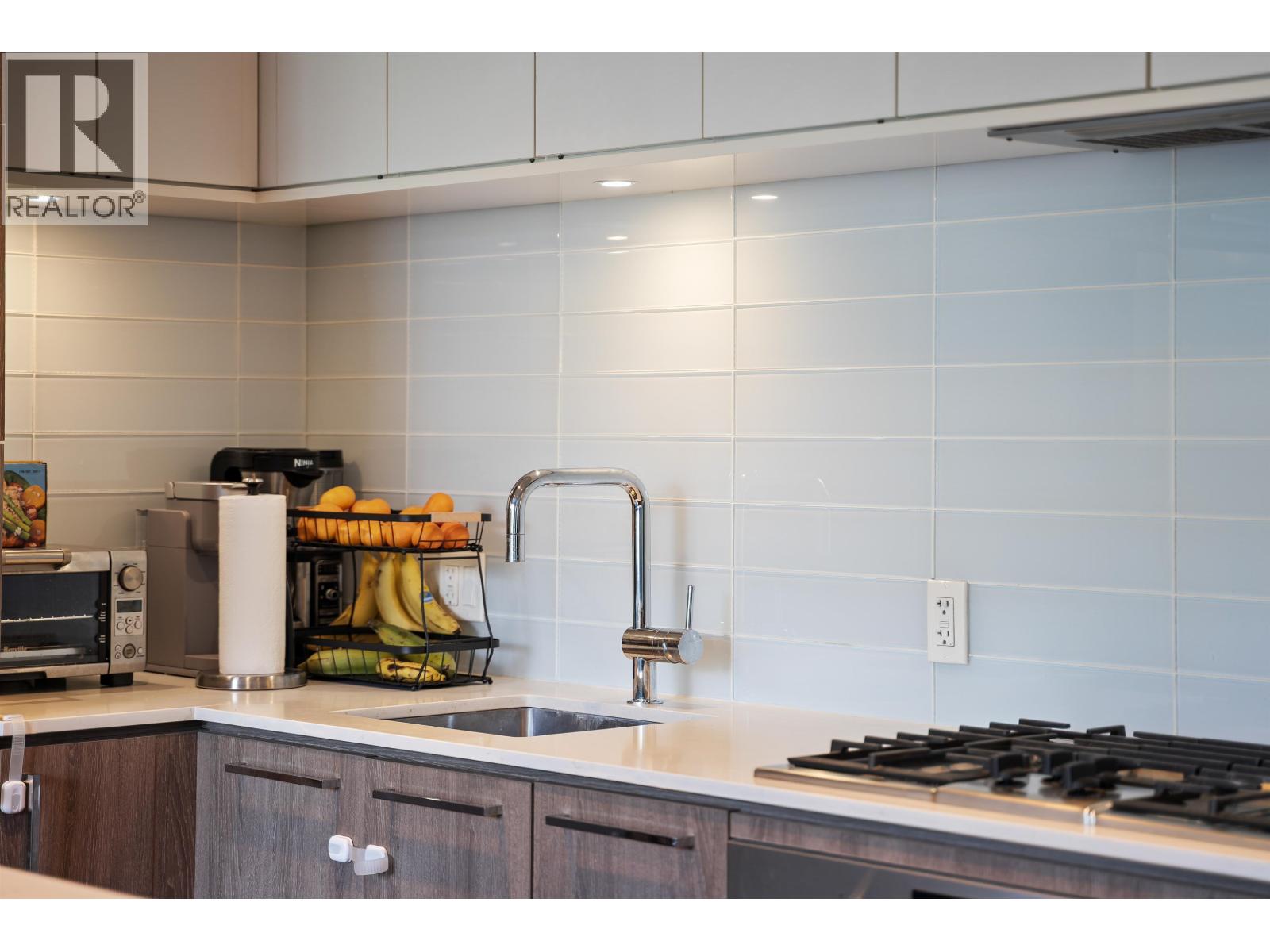 608 680 SEYLYNN CRESCENT, North Vancouver