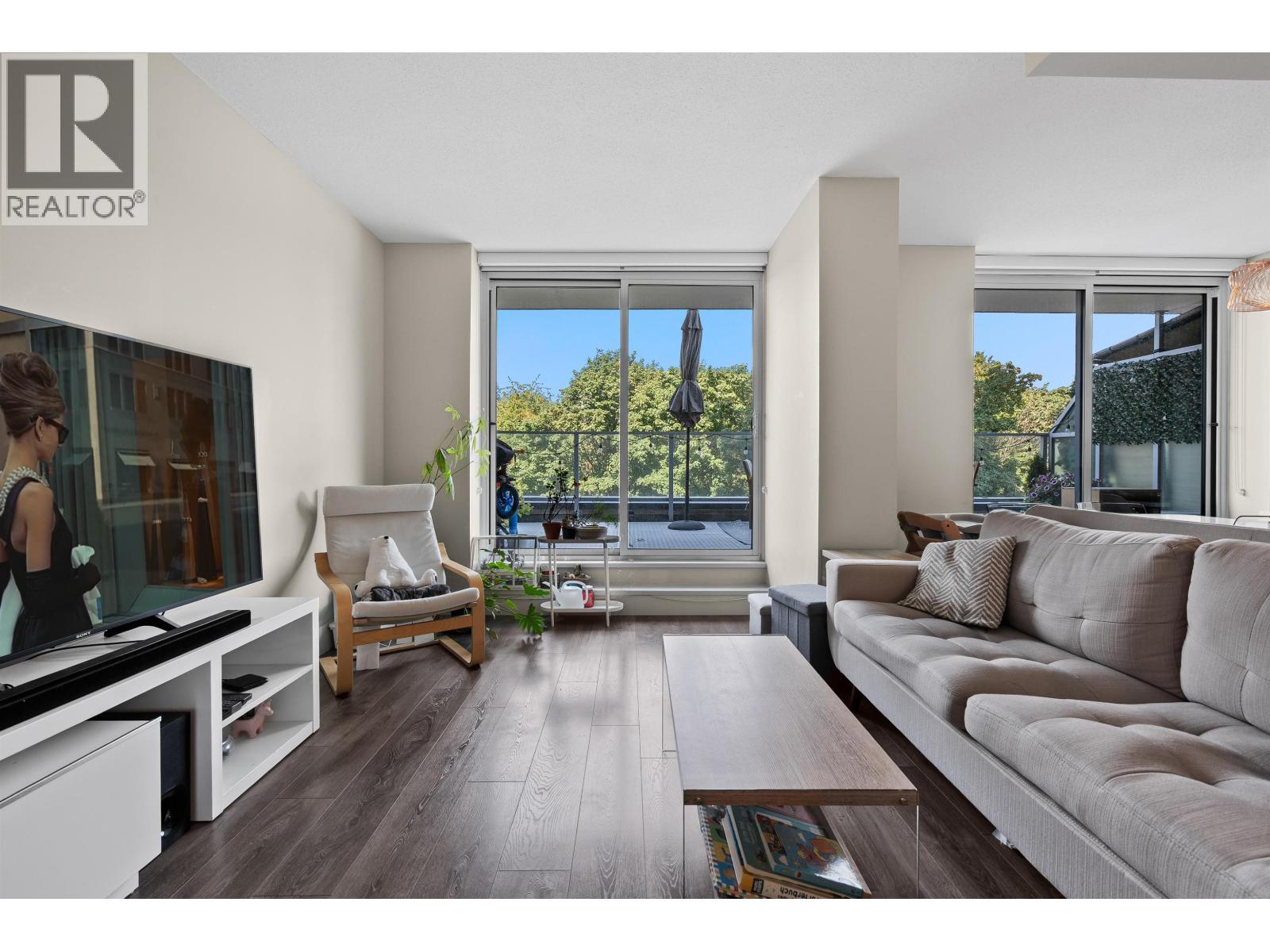 608 680 SEYLYNN CRESCENT, North Vancouver