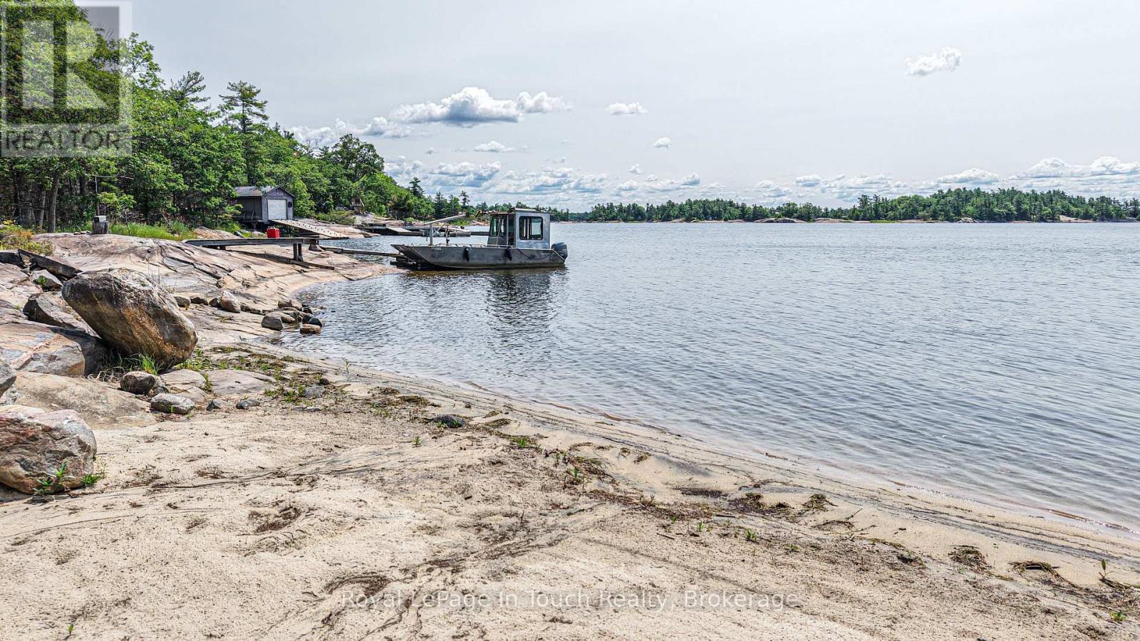 9232 IS 1810 - BONE ISLAND - Image 6
