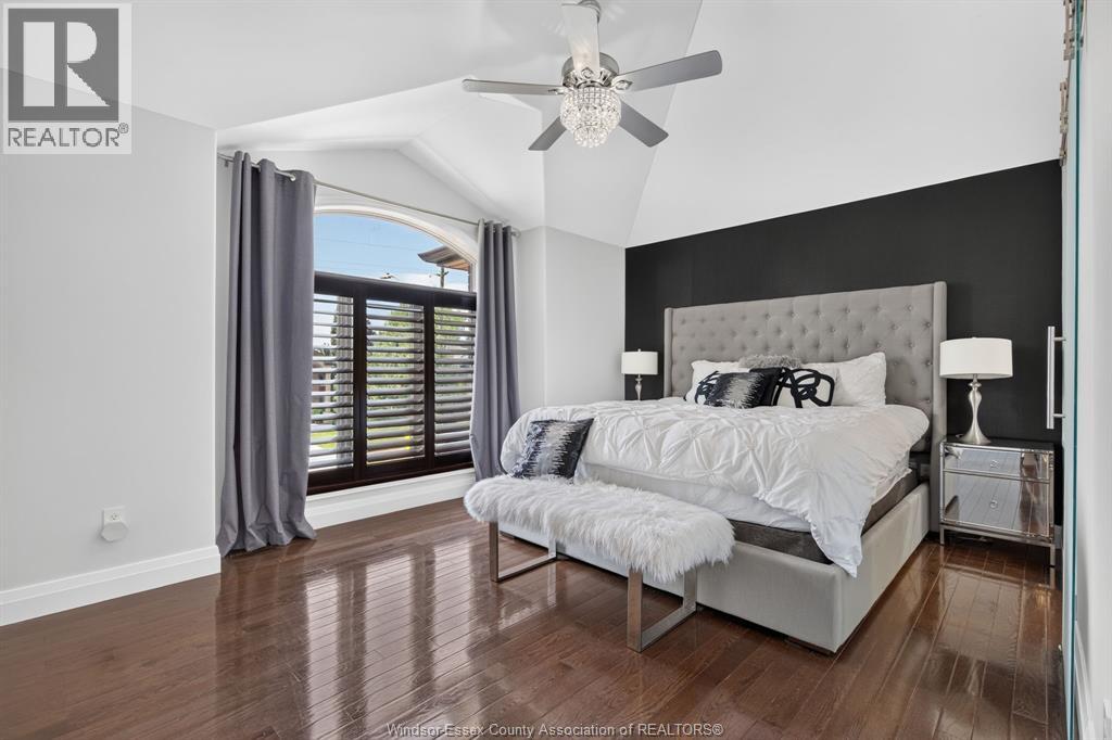 355 SACRED HEART DRIVE - 27