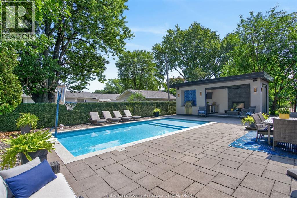 355 SACRED HEART DRIVE - 3