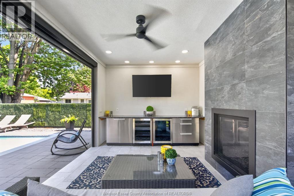 355 SACRED HEART DRIVE - 9