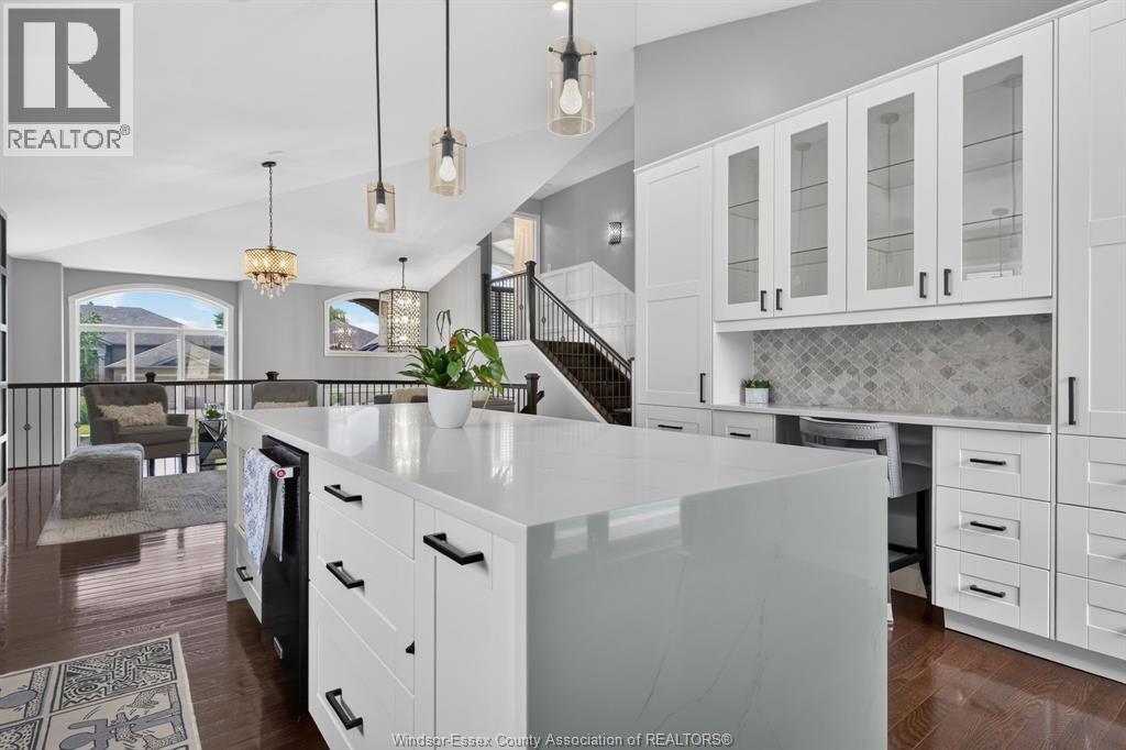 355 SACRED HEART DRIVE - 23