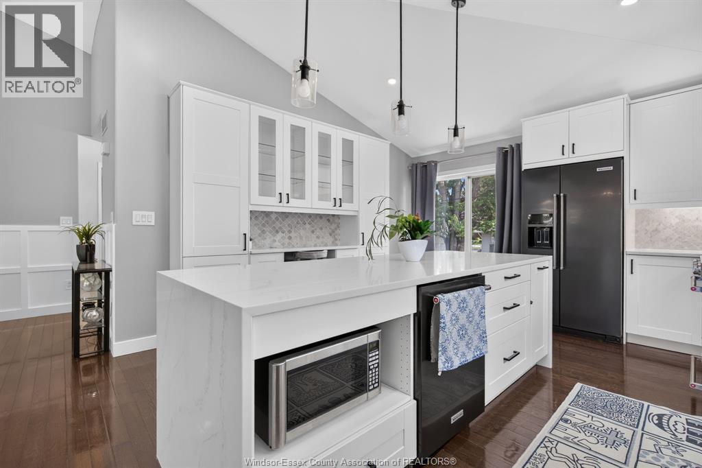 355 SACRED HEART DRIVE - 21