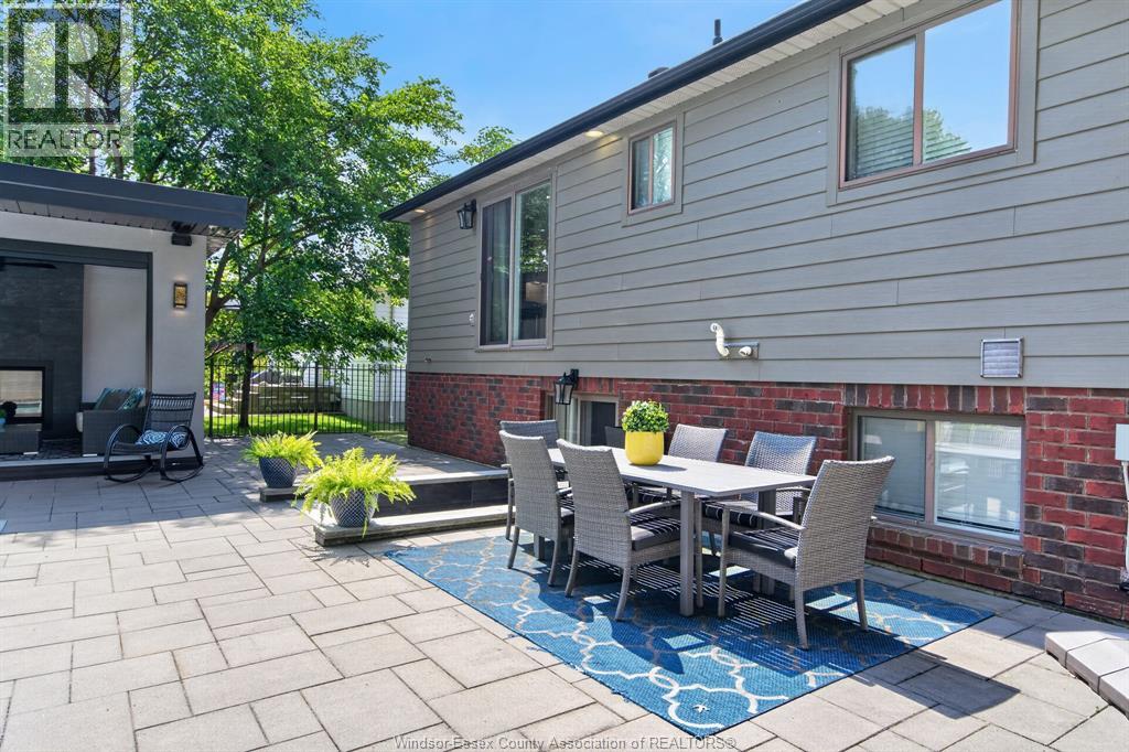 355 SACRED HEART DRIVE - 48