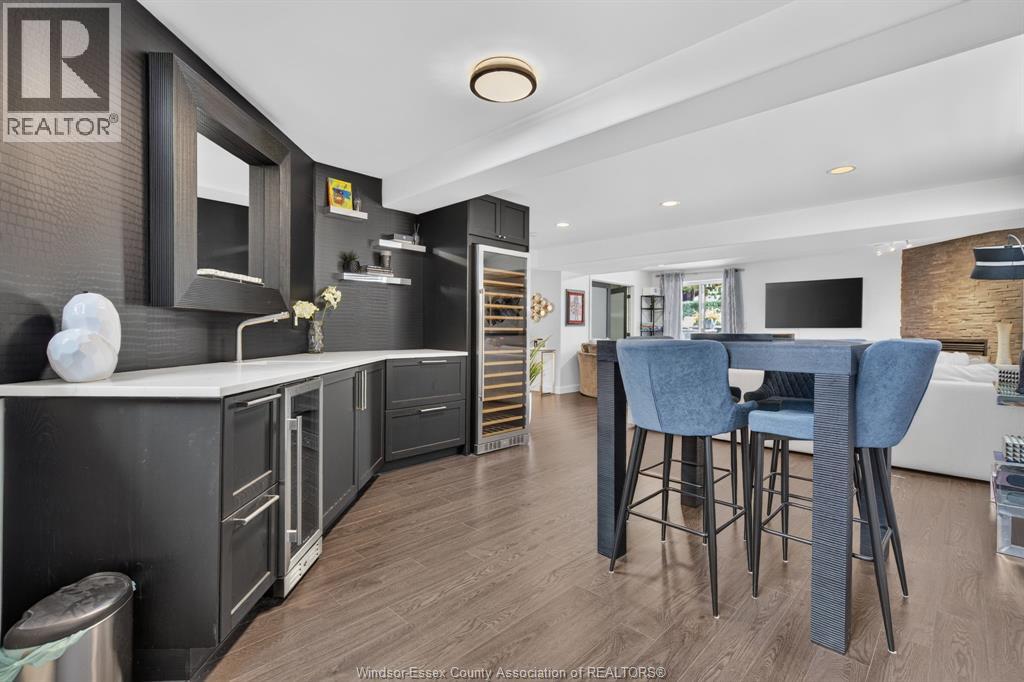 355 SACRED HEART DRIVE - 37