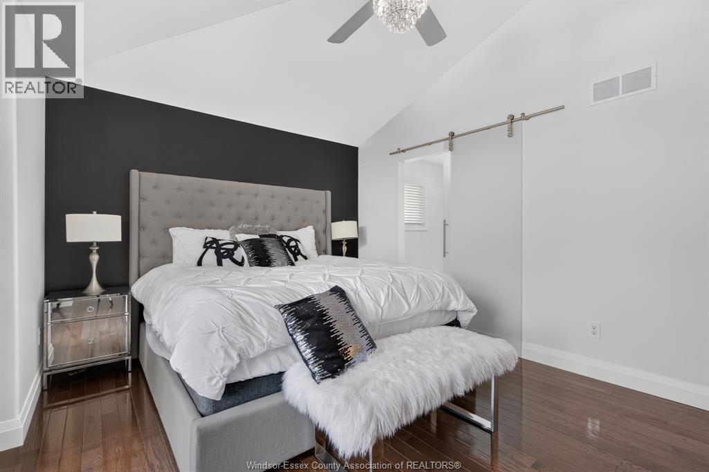 355 SACRED HEART DRIVE - 28