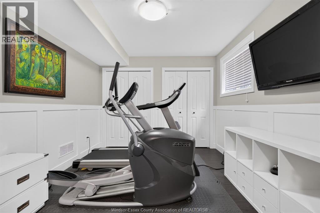 355 SACRED HEART DRIVE - 45