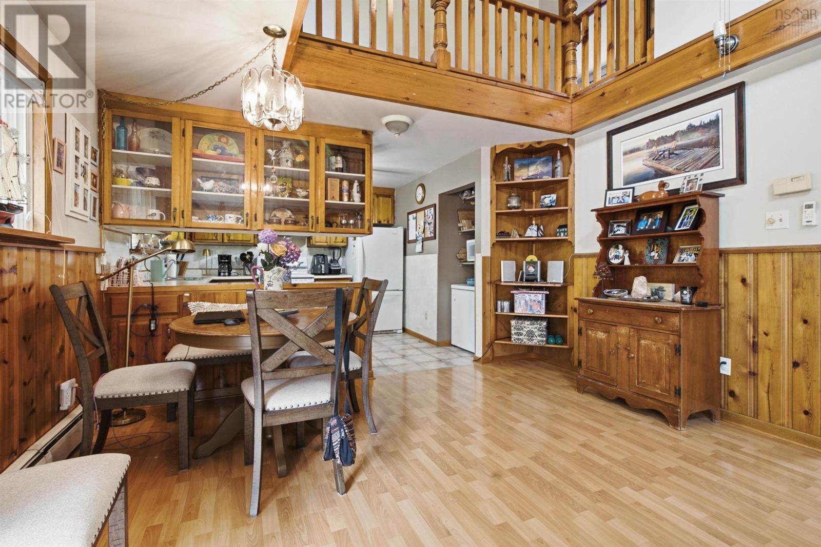11 Cove Road - 13