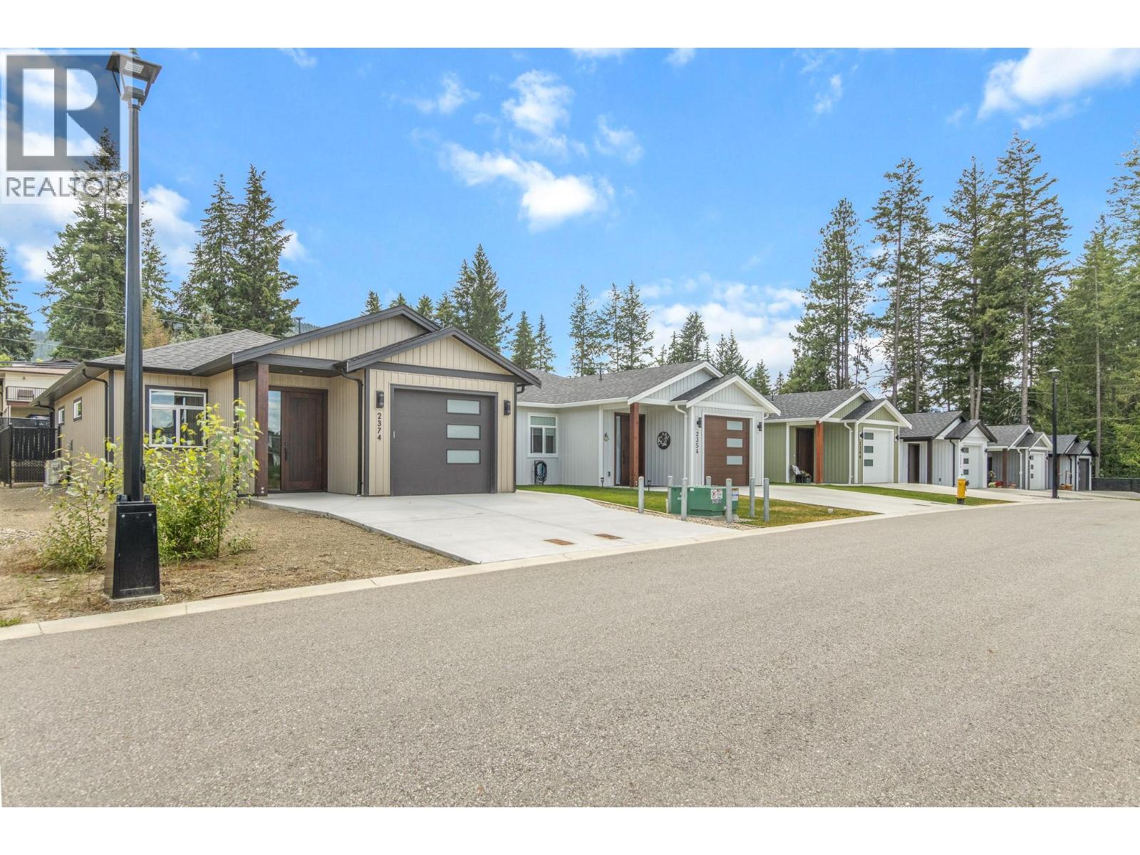 2374 6 Avenue SE - 21