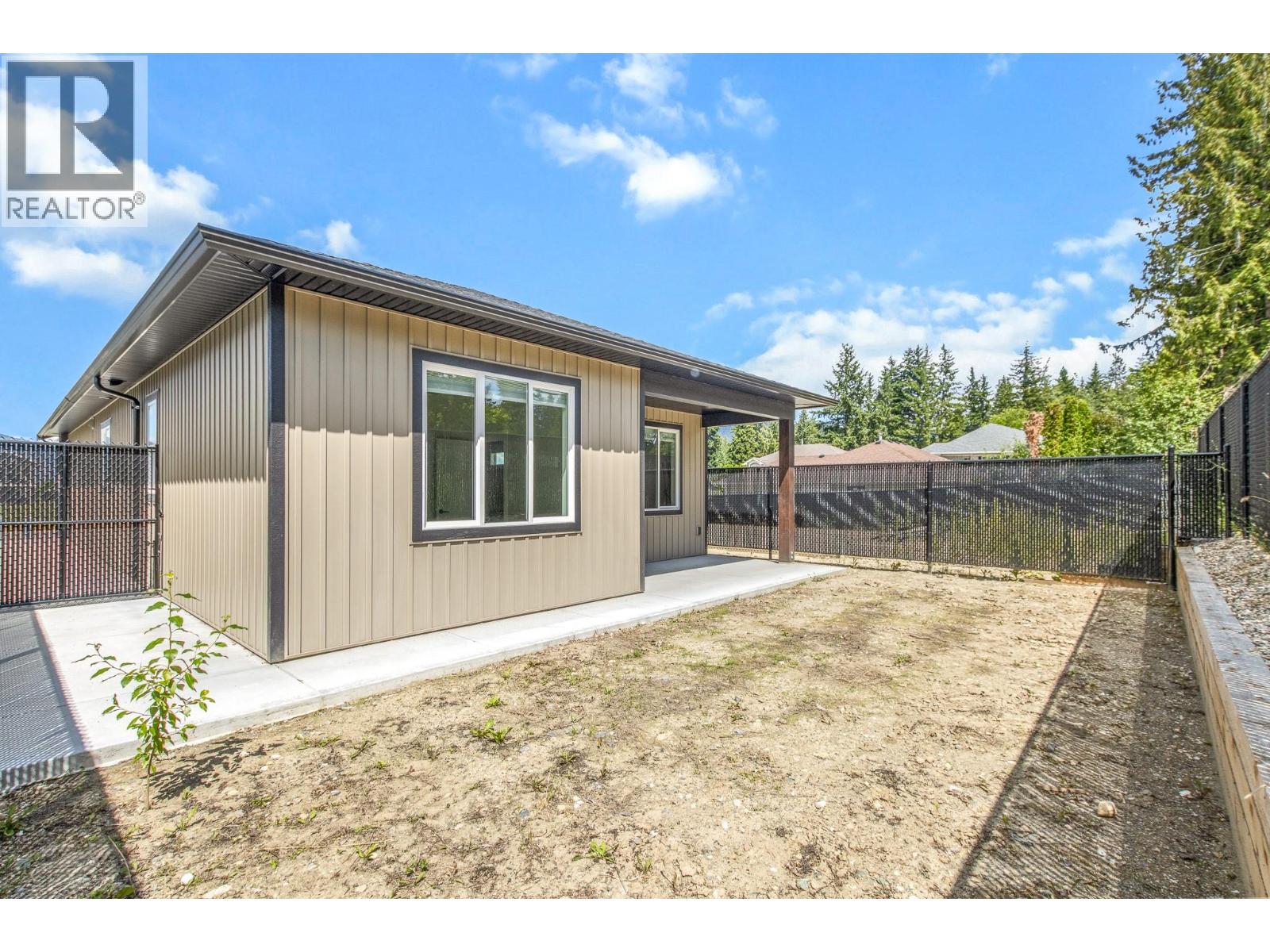 2374 6 Avenue SE - 18