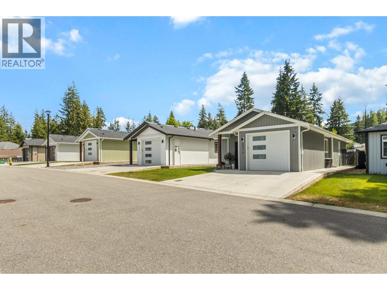 2374 6 Avenue SE - 20