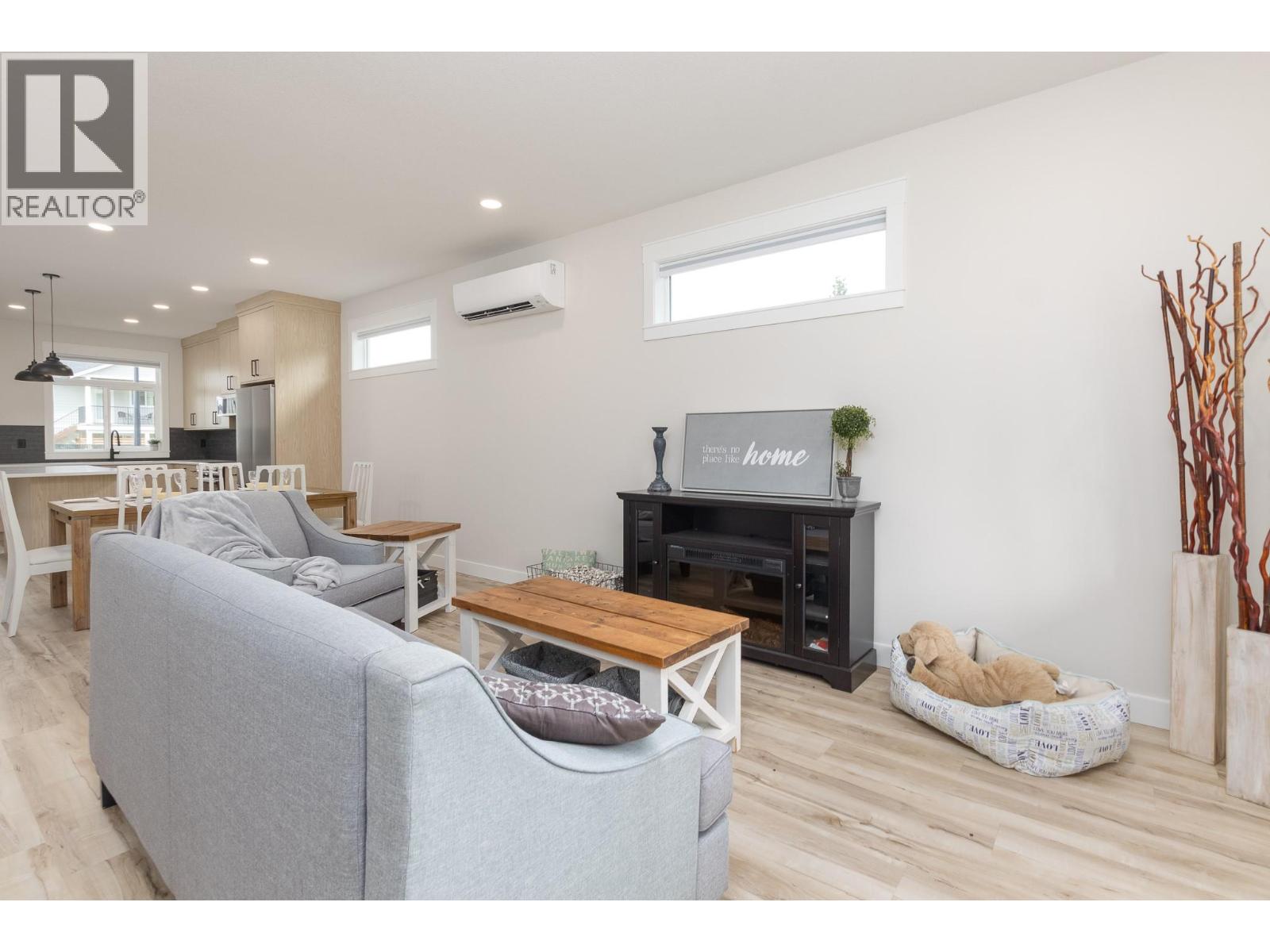 2374 6 Avenue SE - 10