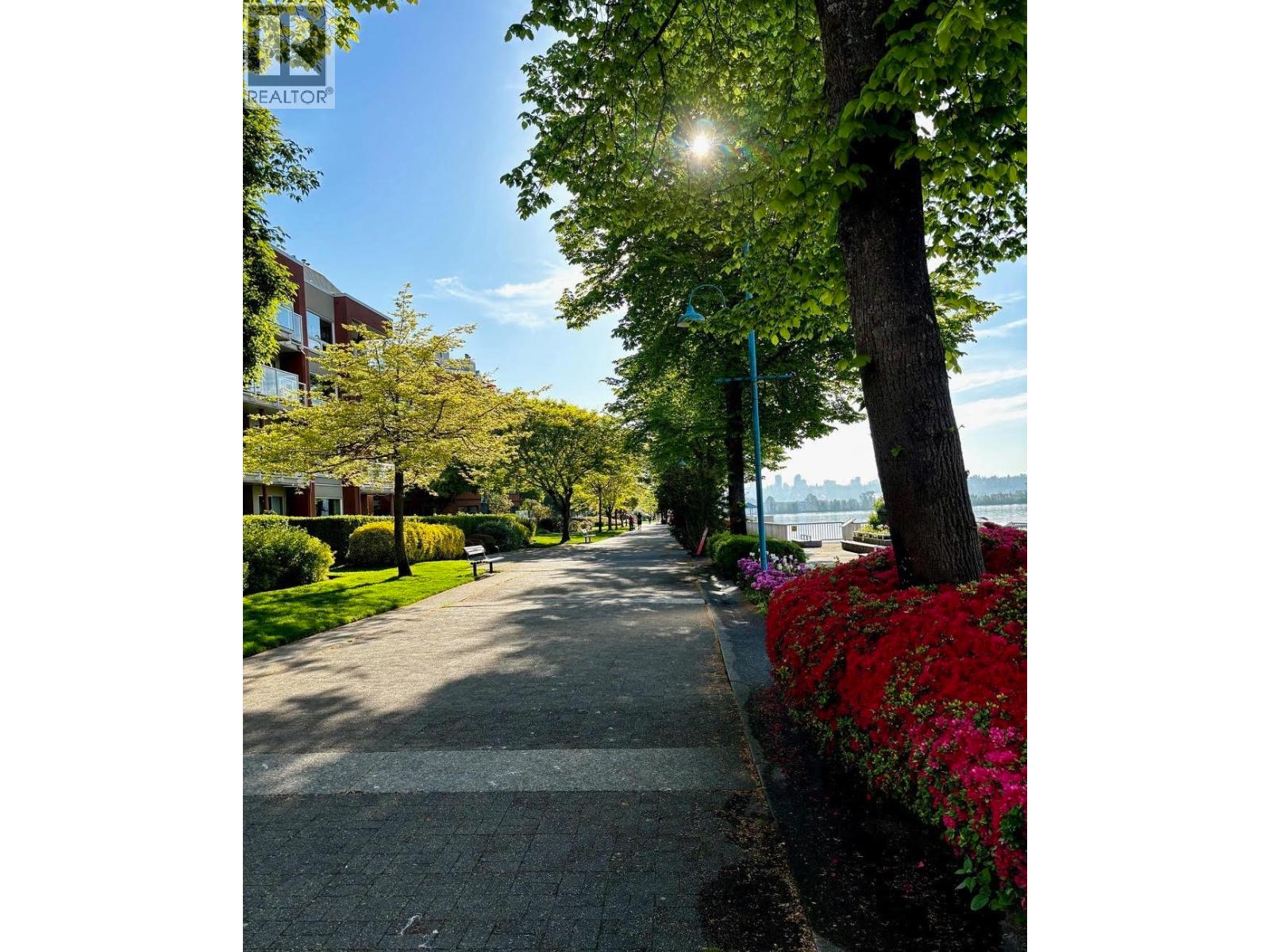 1006 10 LAGUNA COURT, New Westminster