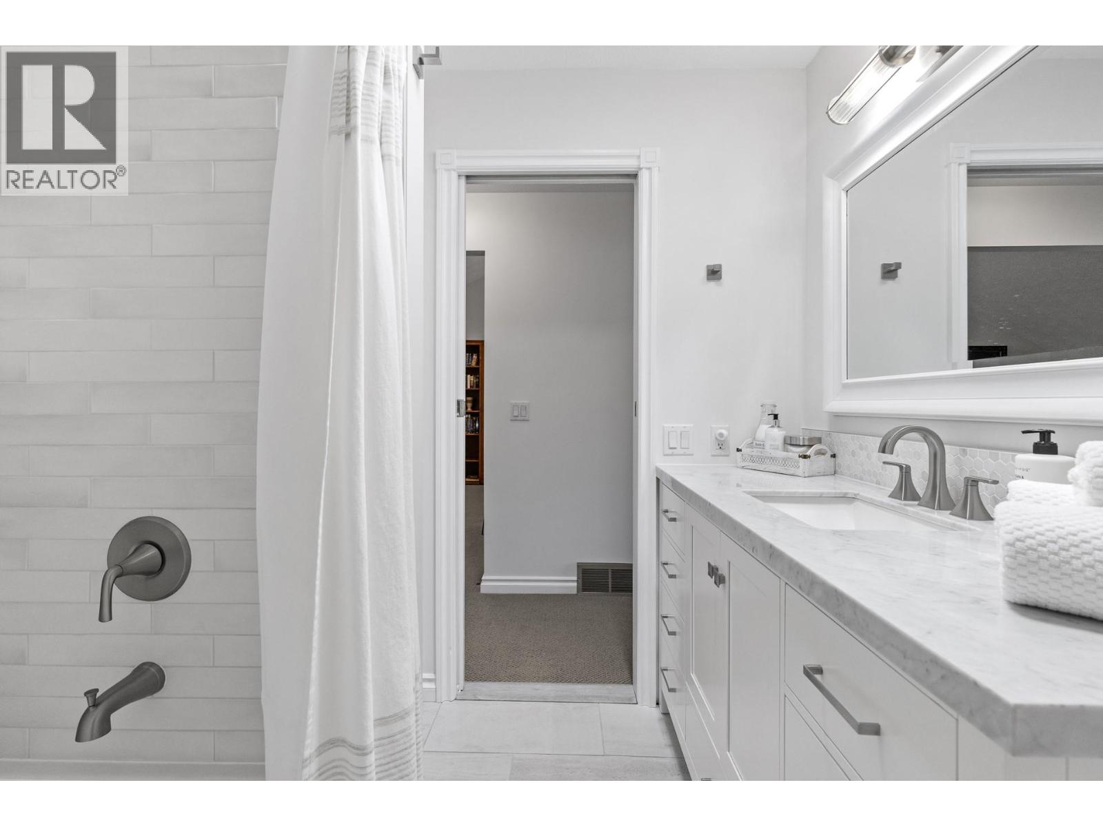 5227 Oleander Drive - 37