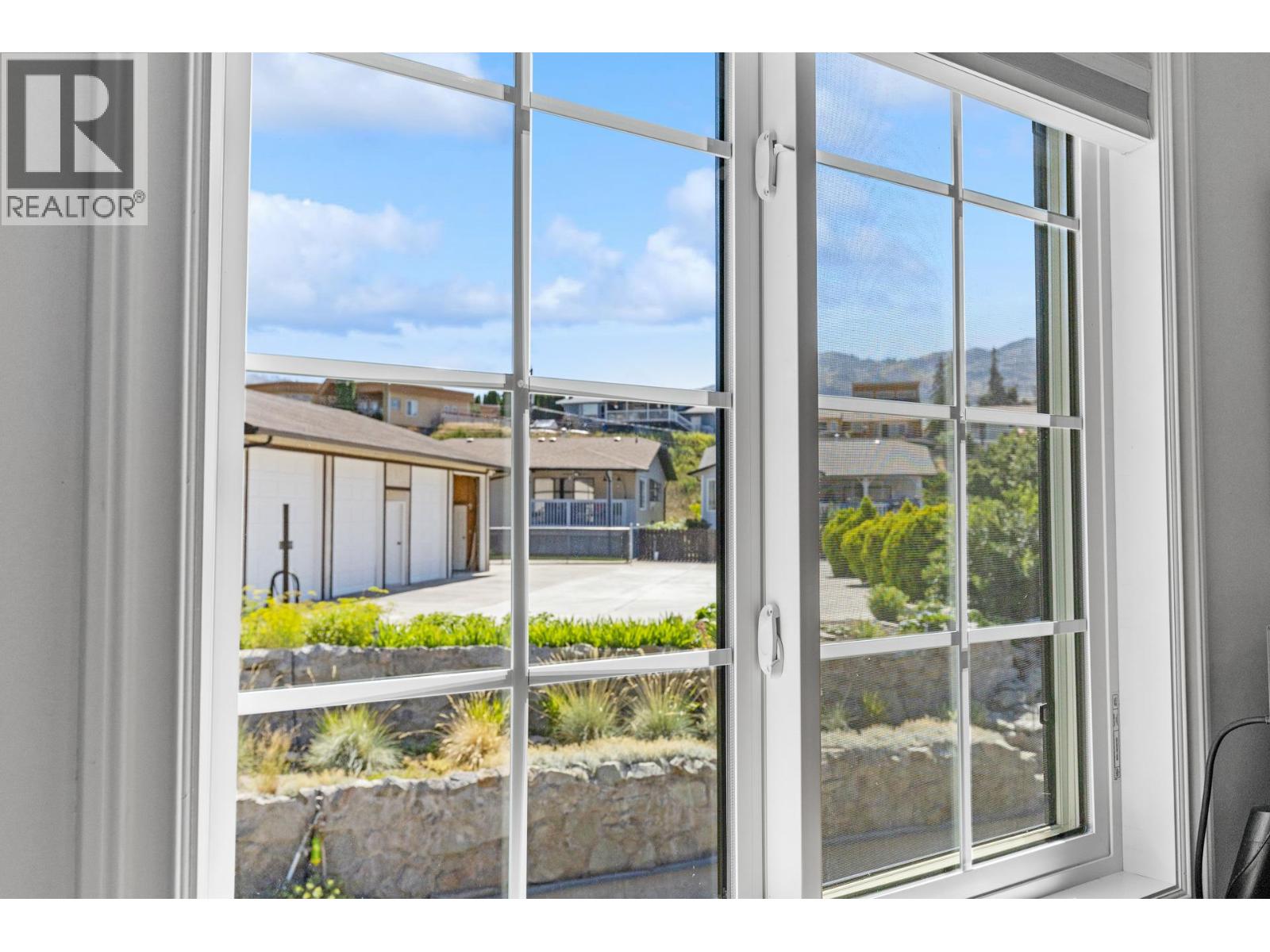 5227 Oleander Drive - 33