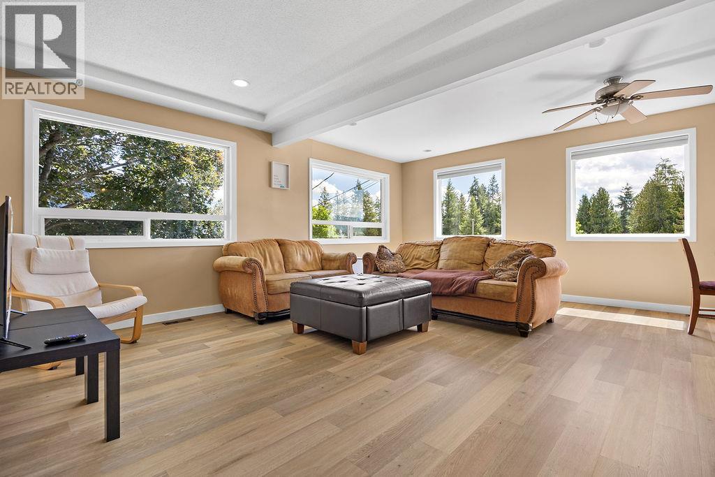 1731 36th Street, Salmon Arm