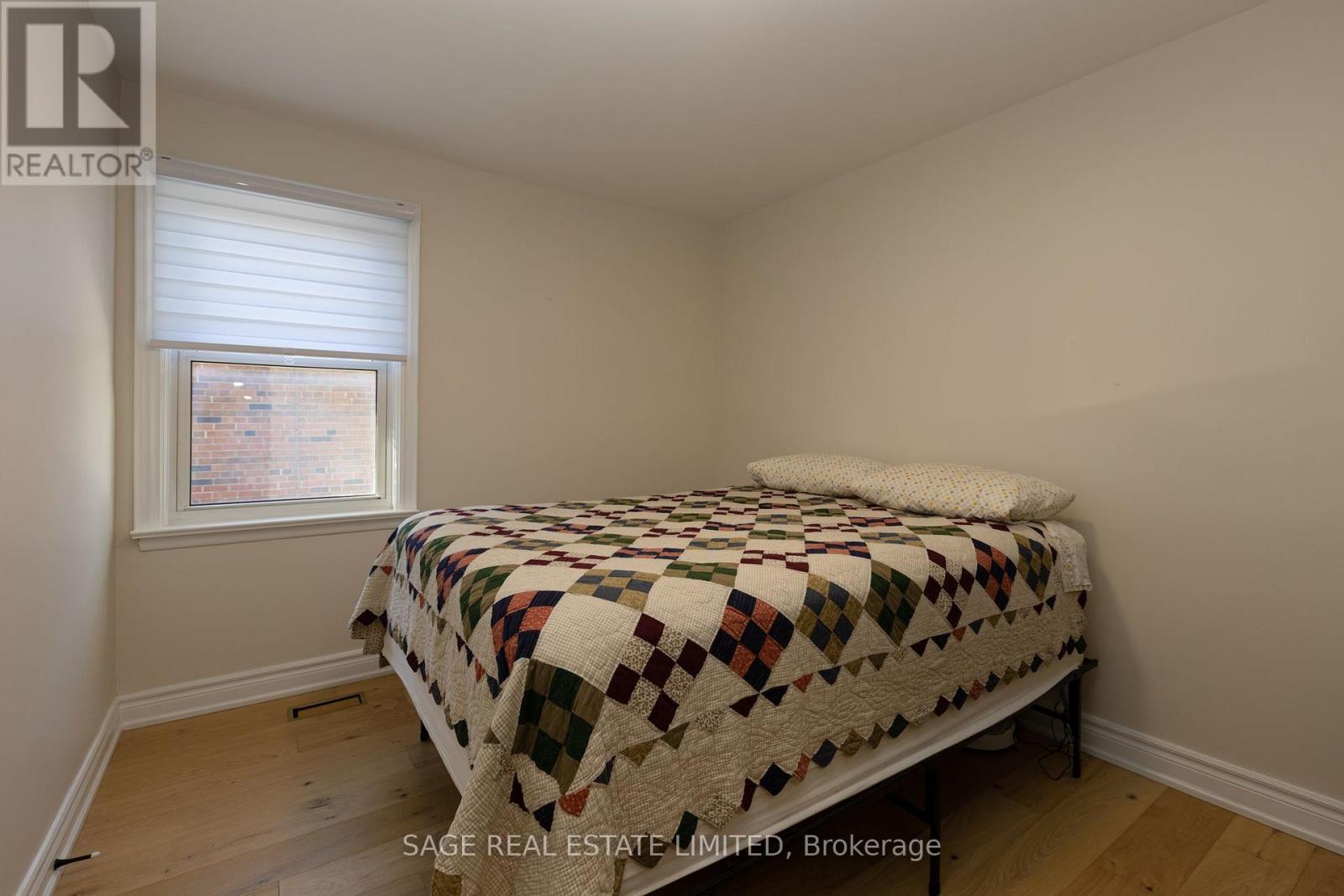 8 LOMBARDY CRESCENT - Image 8