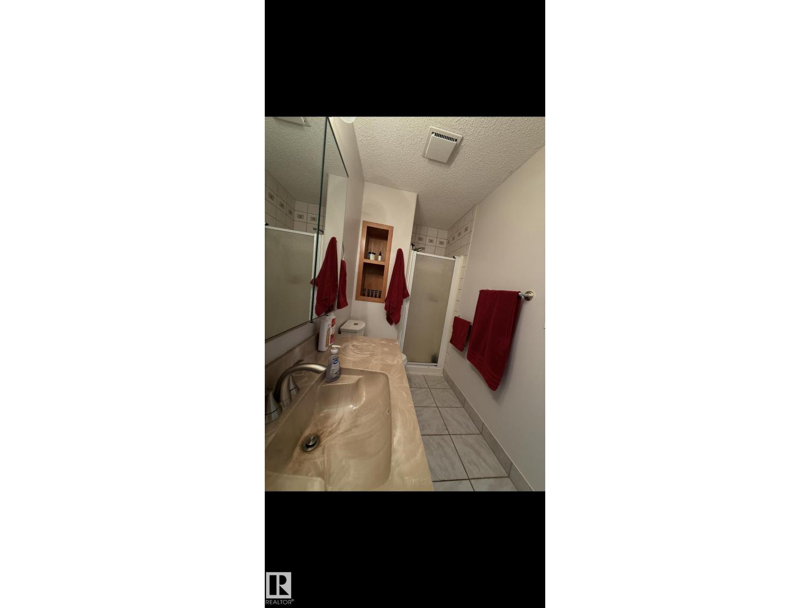 4118 46 ST - 32